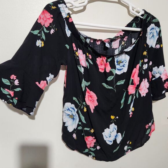 Old Navy Tops - Old Navy Crop Top Size Large Black Floral Wide Neck Tropical Blouse